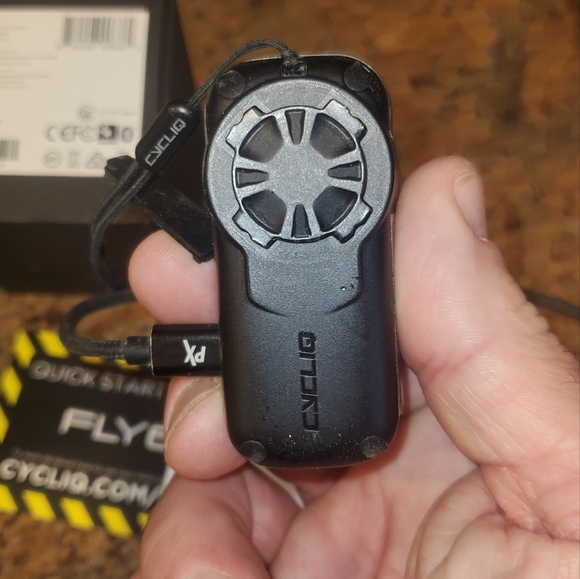 Cycliq fly 6 Cycling rear tail light/video camera - Picture 5 of 6